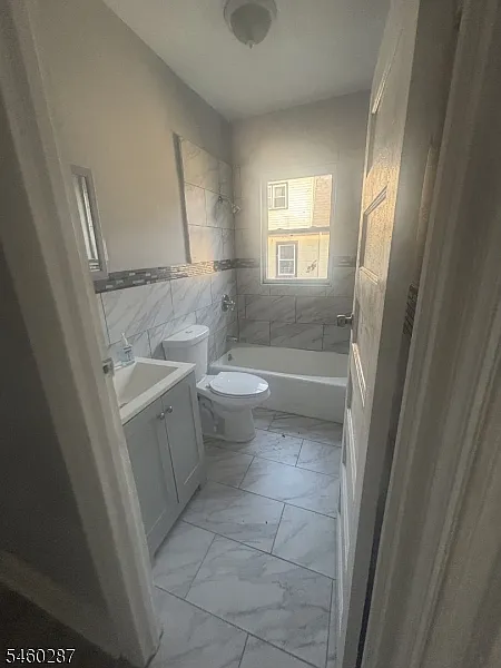 3 bed, 1.0 bath, $2,600 — Photo 4