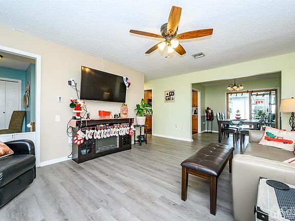 5th image of 203 Rossmoor Dr #A