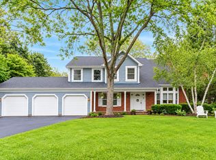 2140 Kenton Ln, Libertyville, IL 60048