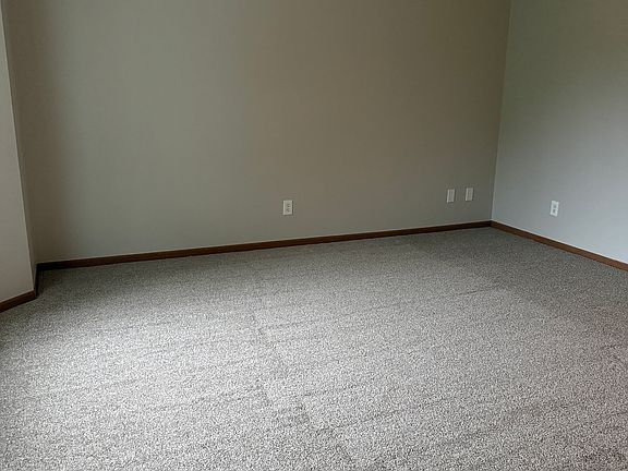 3rd image of 305 W 1st Ave