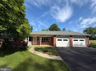 1599 County Line Rd, Bechtelsville, PA 19505