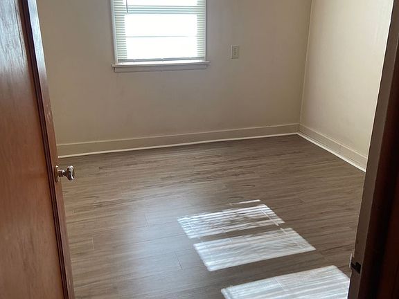 3rd image of 925 1st Ave SW #927