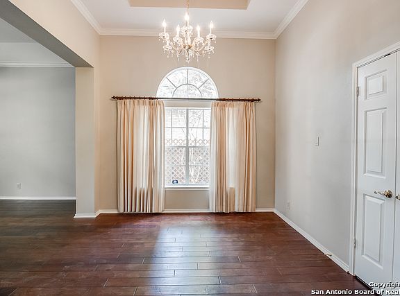 5th image of 426 Shadowbluff Dr