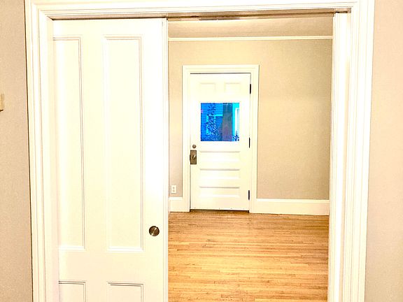4th image of 65 Warren Ave