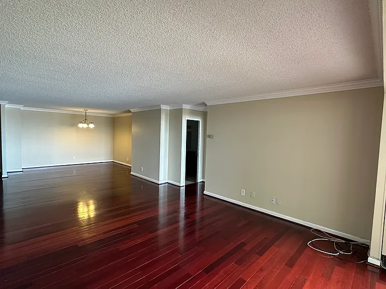 1800 Old Meadow Rd #717 — Photo 2