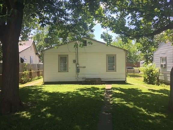 2nd image of 1758 E Kelly St