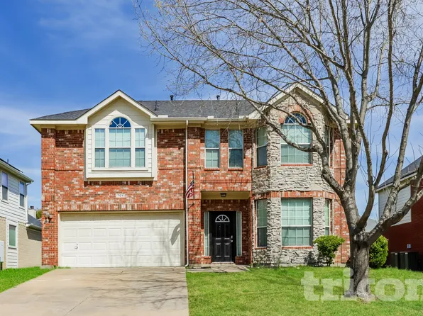 704 Crockett Dr, Mansfield, TX 76063
