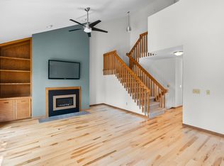 27 Oak Grove Dr, Madison, WI 53717