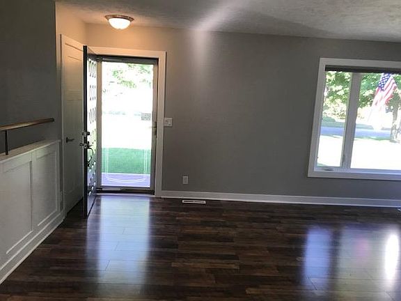 4th image of 160 Algonquin Ave