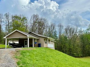 467 Deer Lodge Hwy, Sunbright, TN 37872