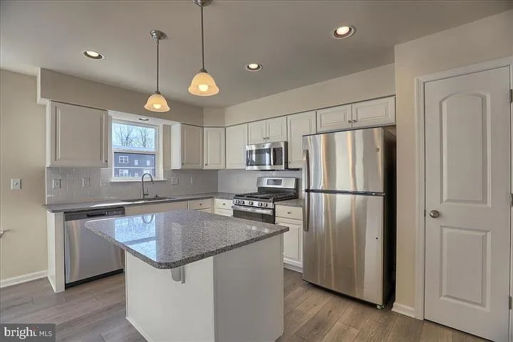 117 High Pointe Dr — Photo 8