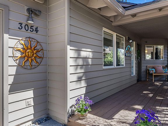 2nd image of 3054 Clubhouse Dr