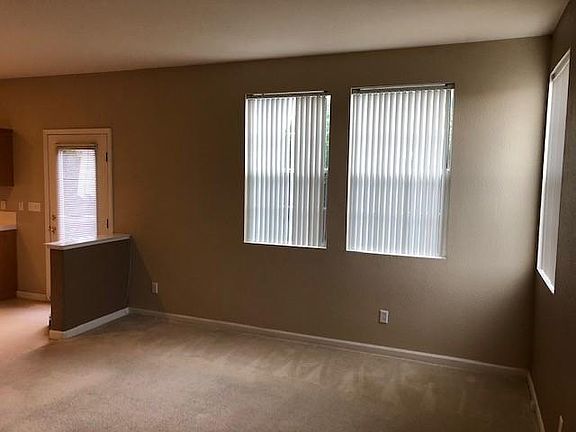 5th image of 400 Spyglass Ct