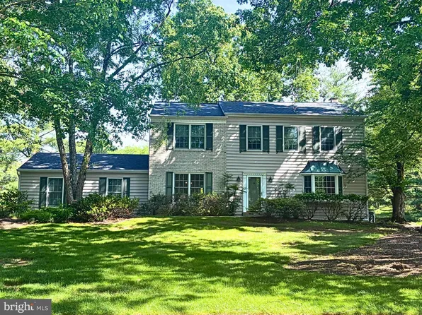 1070 Shepard Dr, Blue Bell, PA 19422
