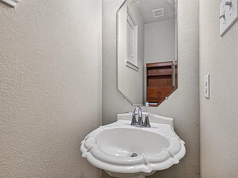 9106 Fuqua Breeze Dr — Photo 23