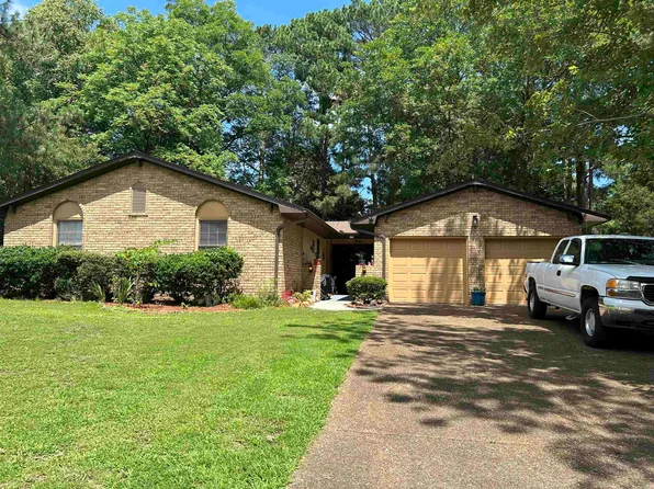 2104 Indian Trails St, Jonesboro, AR 72401