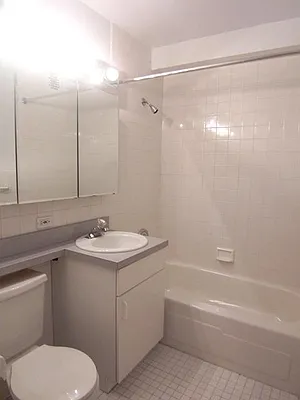 Rented by Bond New York | media 17