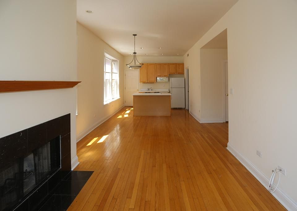 1st image of 3846 N Southport Ave #3E