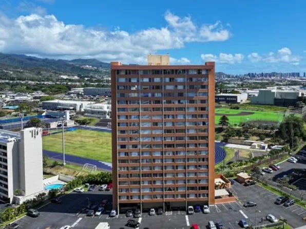 1121 Ala Napunani St APT 902, Honolulu, HI 96818