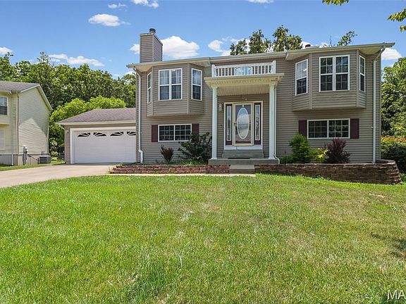 3rd image of 704 Sportsmans Ct