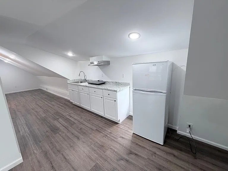 264 Greylock Pkwy #3 — Photo 9