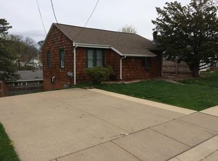 2485 West St, Dubuque, IA 52001