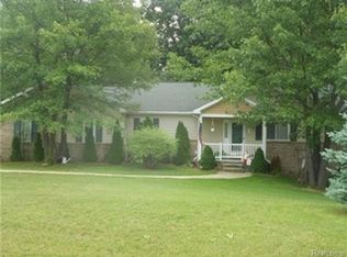 21856 Celestial Cir, Pinckney, MI 48169