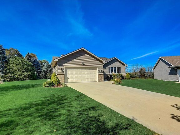 2nd image of 1547 Woodridge Ln