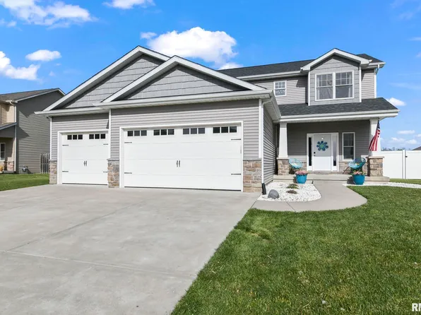 620 Williamson Ave, Chatham, IL 62629