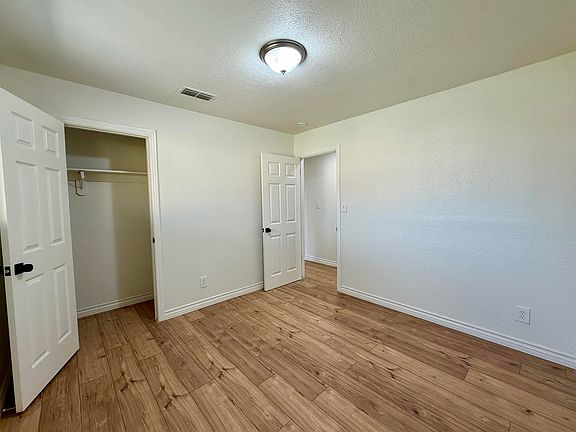 4th image of 2650 S Chinowth Street
