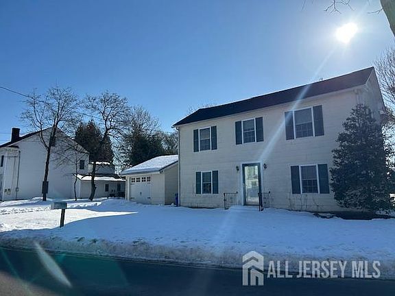 3rd image of 11 Pleasant Plains Rd