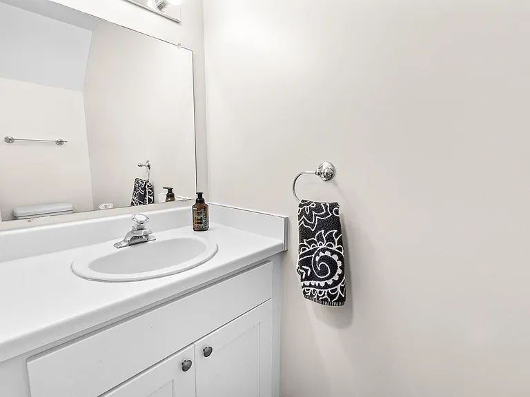 7121 Bradshaw Ct E — Photo 22
