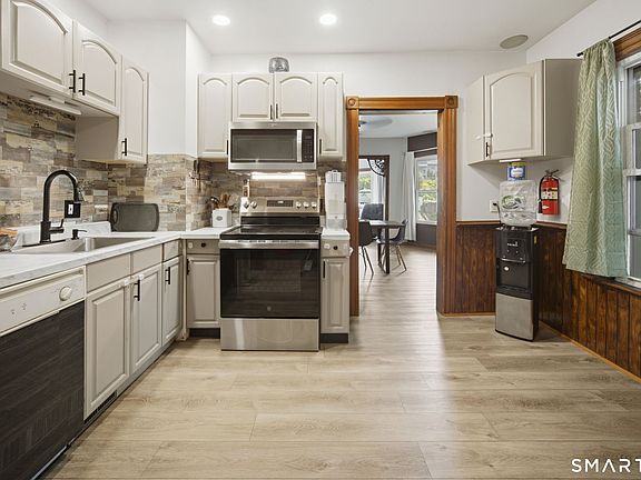 2nd image of 48 Maple Avenue