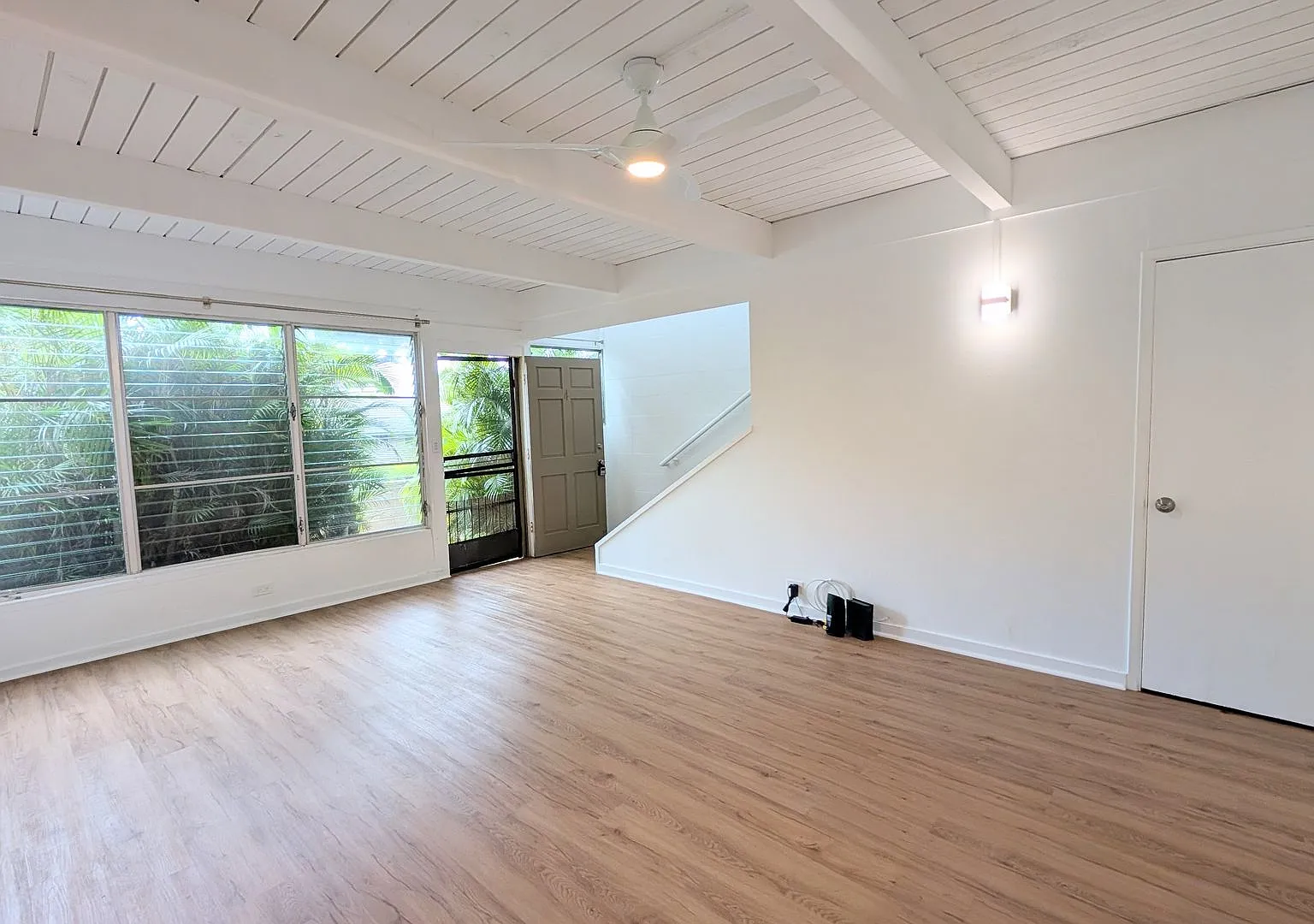 Newly Remodeled 2 bed 2 Bath Townhouse at Waialae Gardens in Kahala — Photo 3