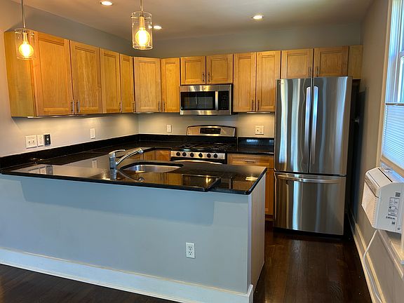 4th image of 1211 Grand Ave APT 1