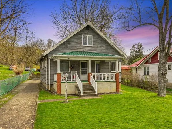 206 Hopwood Coolspring Rd N, Hopwood, PA 15445