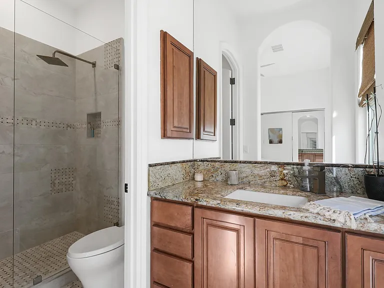 51075 Marbella Ct — Photo 34