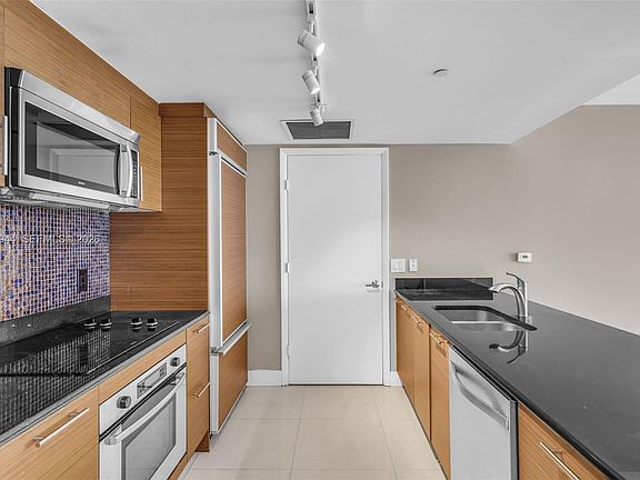 5th image of 50 Biscayne Blvd APT 4002