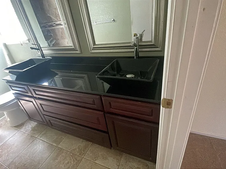 1960 Harbor Town Dr — Photo 14