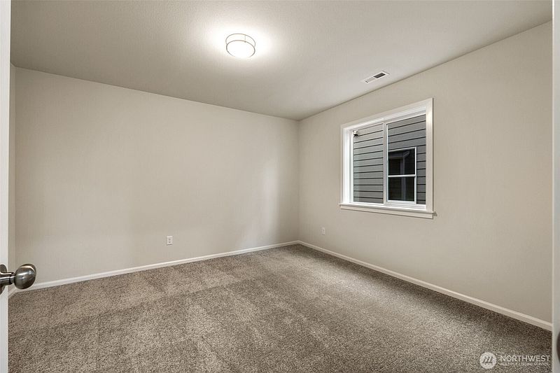 5th image of 108 Pine Hollow Drive