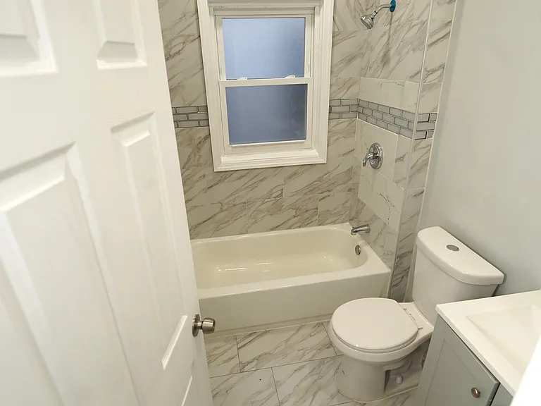 183 No Munn Ave #2 — Photo 11