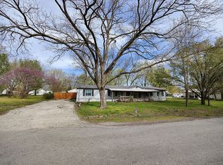 711 N 5th St, Lacygne, KS 66040