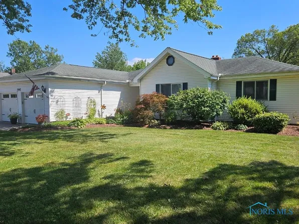 3906 Plumey Rd, Northwood, OH 43619