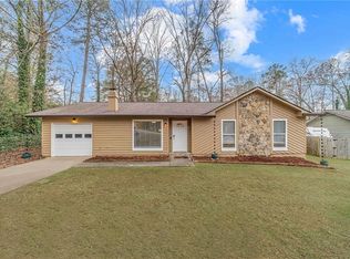 30 Saratoga Dr, Lawrenceville, GA 30044