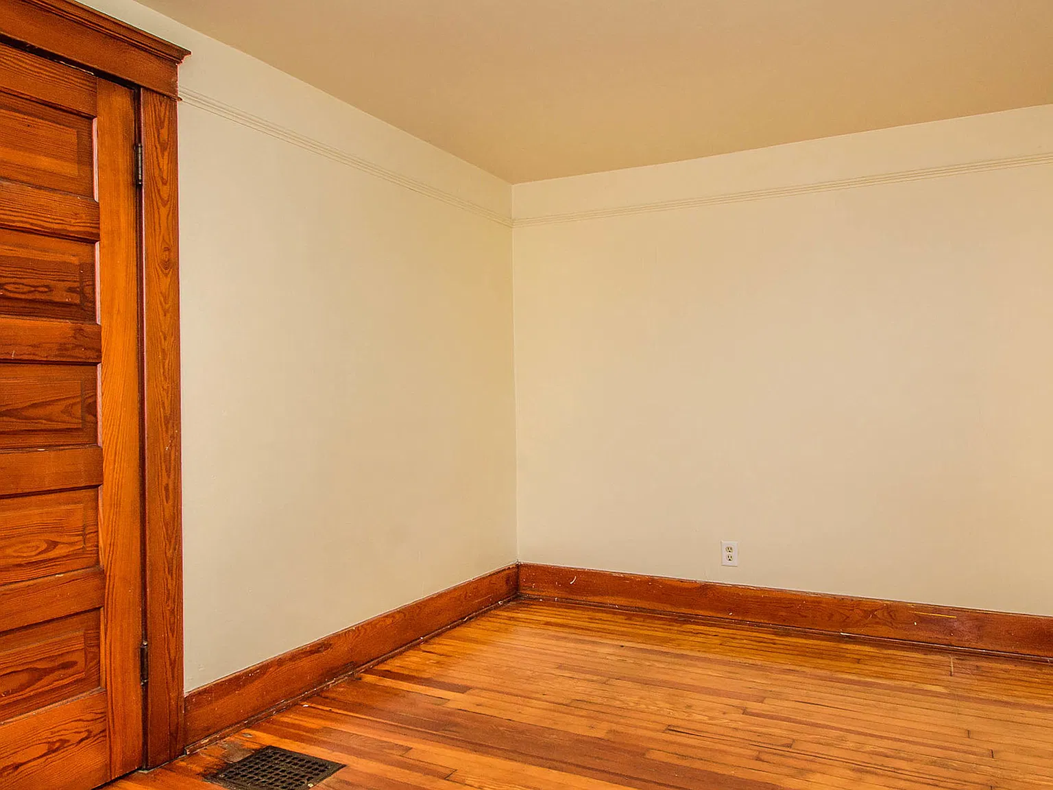119 Adams - 1 — Photo 3