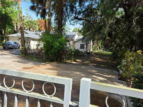 6930 41st St, Vero Beach, FL 32967