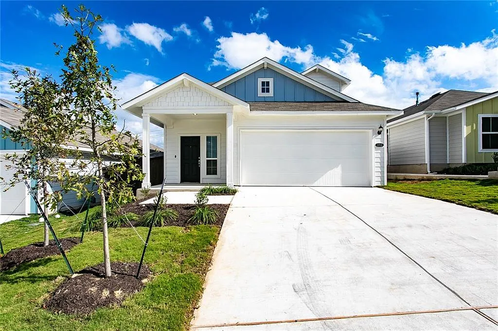 3 bed, 2.5 bath, 2107 sqft, $2,225 — Photo 2