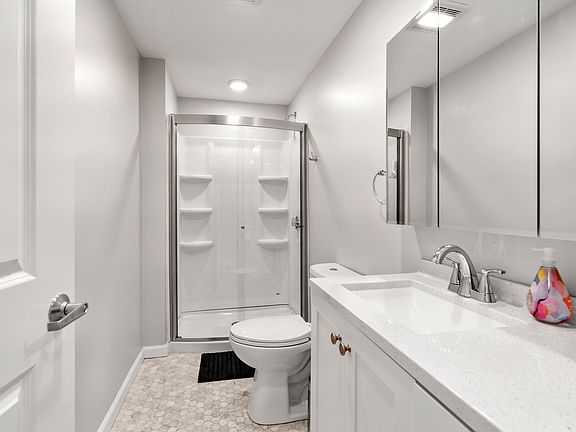4th image of 1061 Saratoga St #1
