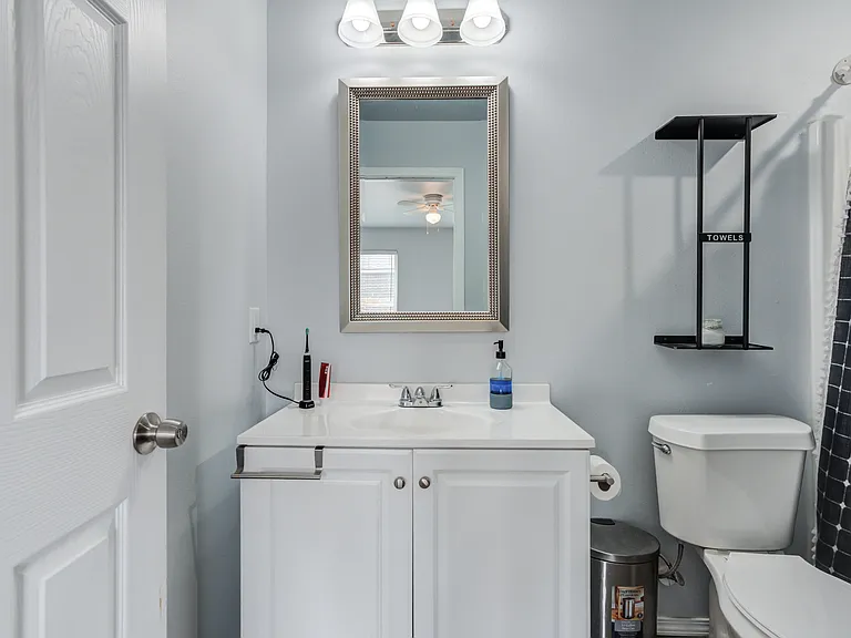 5501 Jarvis St #A — Photo 27