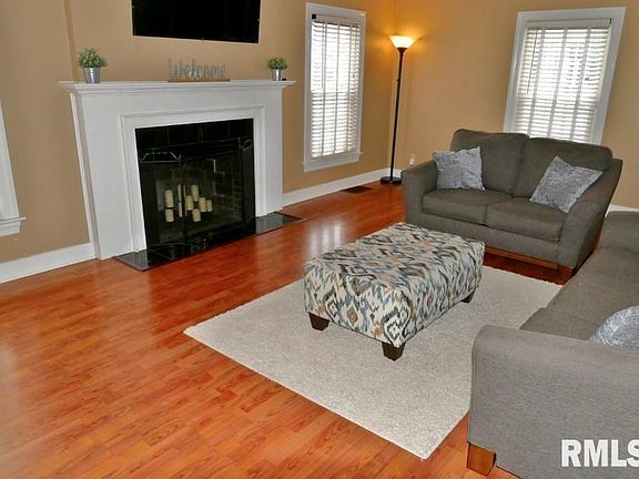 5th image of 717 W Stratford Dr